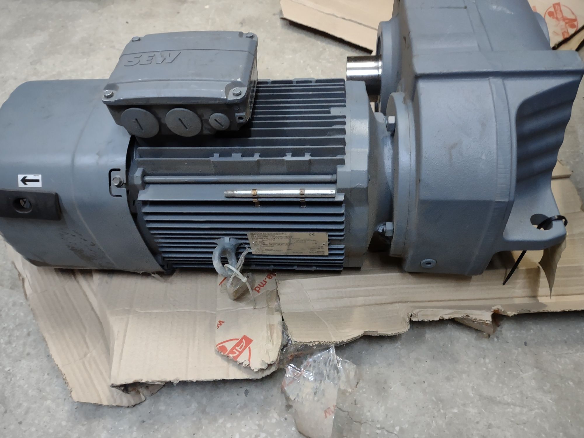 Motor cu reductor Sew-Eurodrive 4 kw