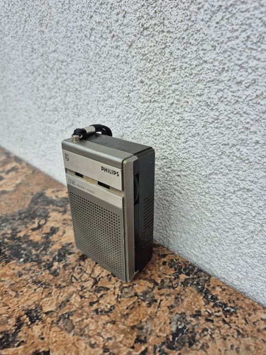 Vand Radio portabil Philips de buzunar model 098, functional 

- livre