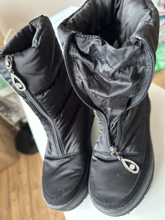 Продам женские зимние сапоги