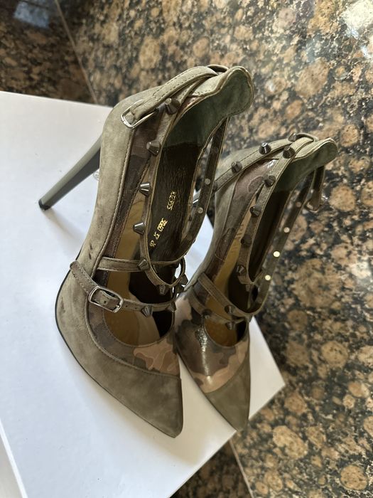 Дамски обувки Carinii