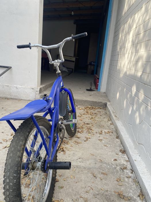 Велик сидушки нет а так все работает