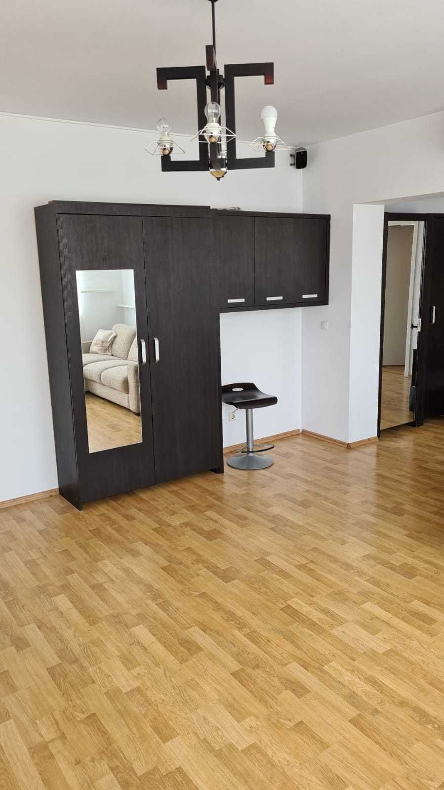 Vanzare apartament 2 camere Giulesti cu loc parcare