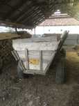 Vand caruță de tractor