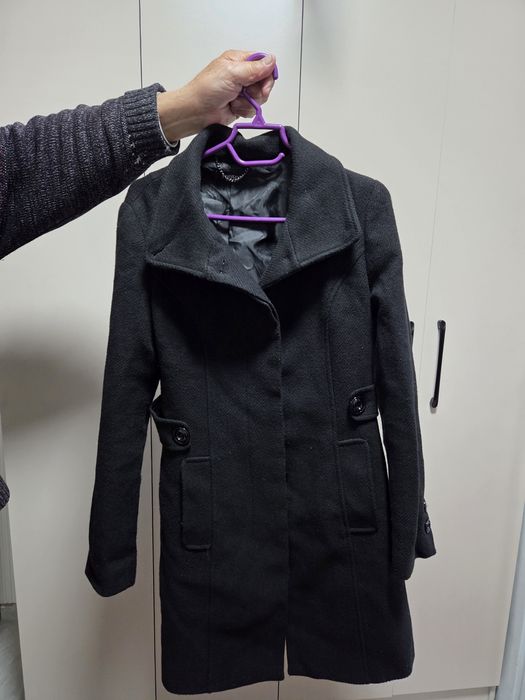 Пальто черного цвета, осень весна