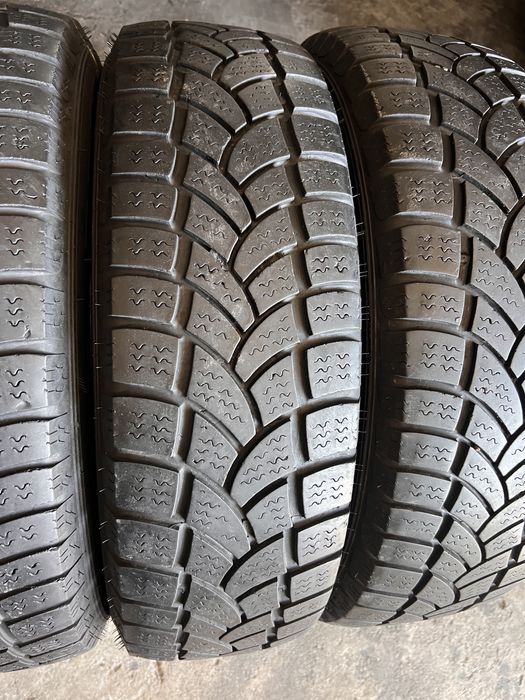 4 anvelope iarna 215/75/16 C , Vredestein !