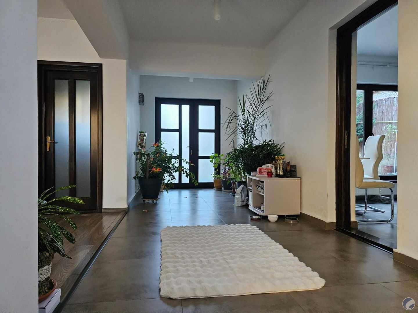 Persoana fizica vand casa tip vila in Pietraria -Barnova