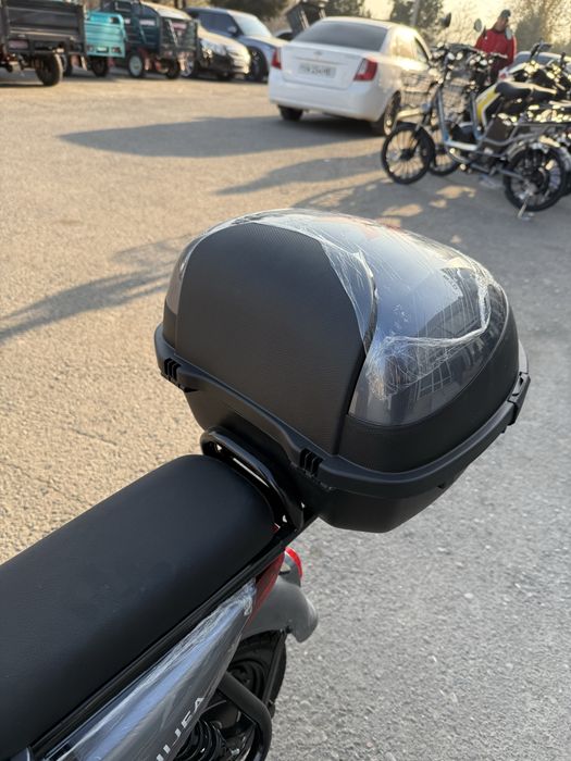 Новинка! Электро мопед с педалями + каска в подарок!