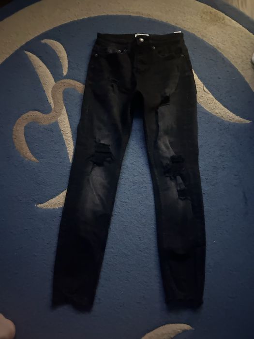 Blugi skinny rupti