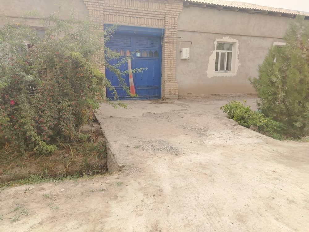 Hovli joy sotiladi