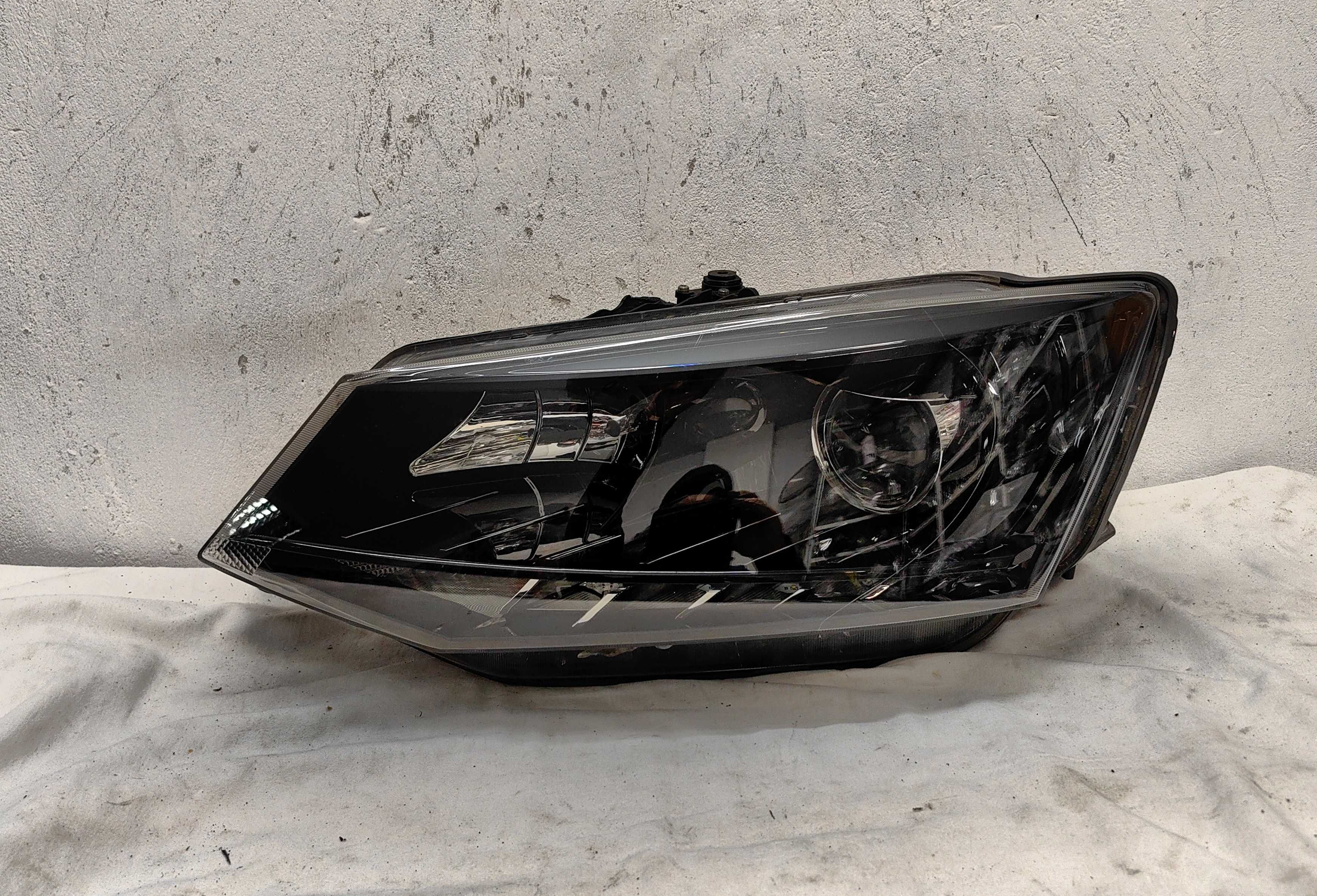 Оригинален фар Шкода Фабия  Skoda Fabia Led
