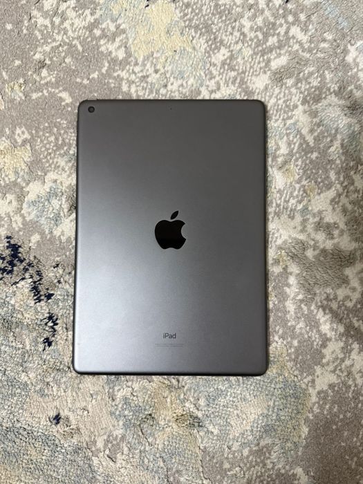 Айпад  10.2 дюйм 3 Гб/256 Гб серый