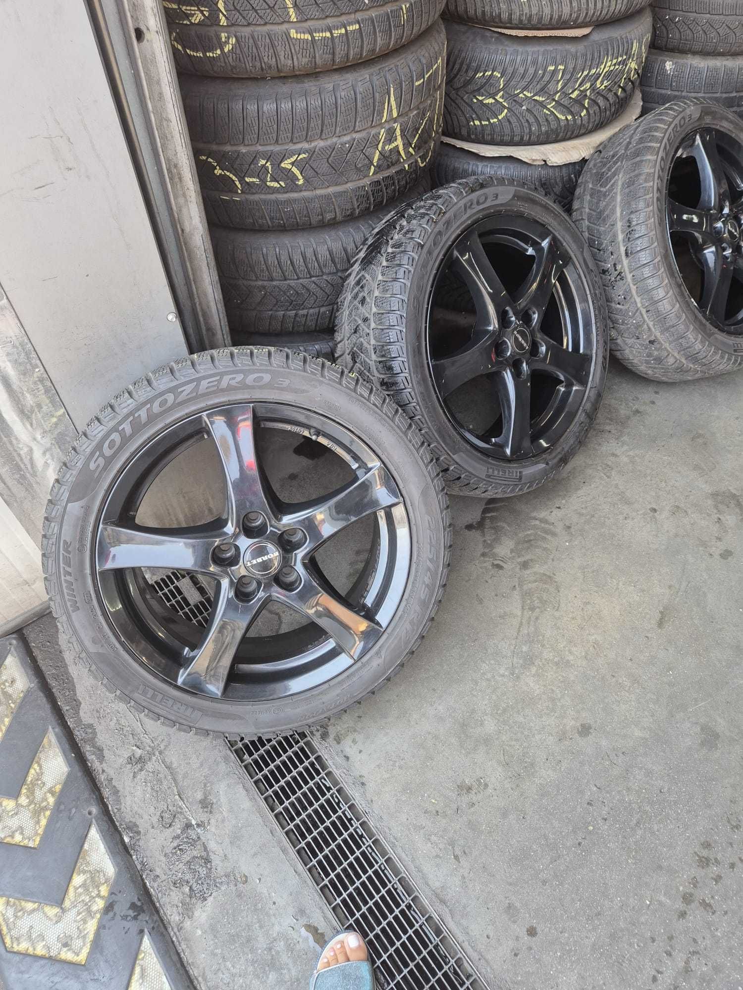 Jenti 17 inch negre Borbet cu cauciucuri de iarna Pirelli 225/45 R17