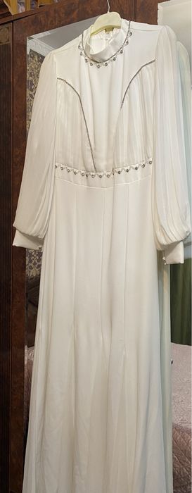 Продам красивое платье 44 размер