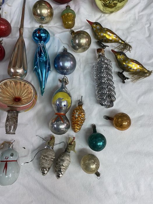 Стари украшения играчки за елха