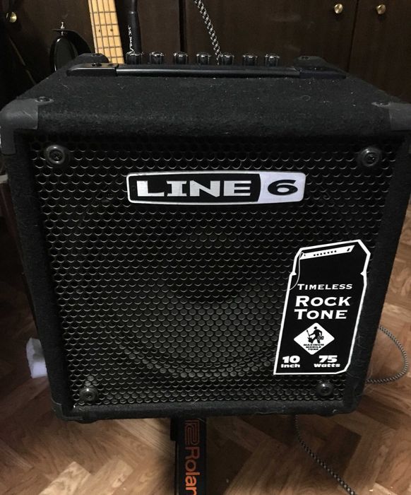 Басовый комбоусилитель