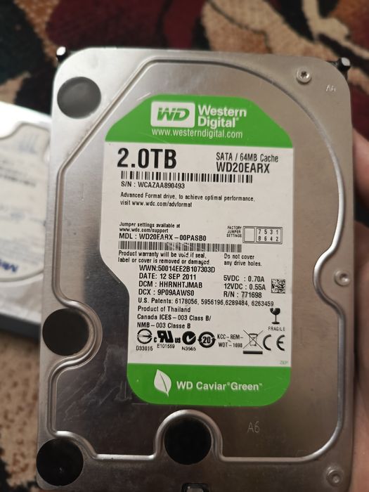 Qattiq disklar 2, 4 tb(terabaytli)