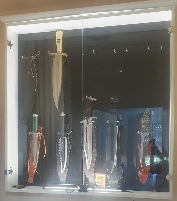 Vând cuțite de vânătoare