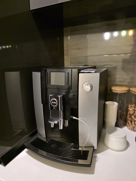 Espressor automat JURA E6 Professional