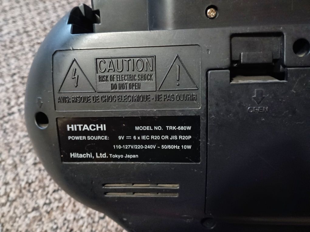 Радио касетофон HITACHI TRK-680W