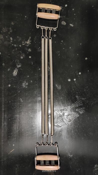 Продам экспандер пружинный.