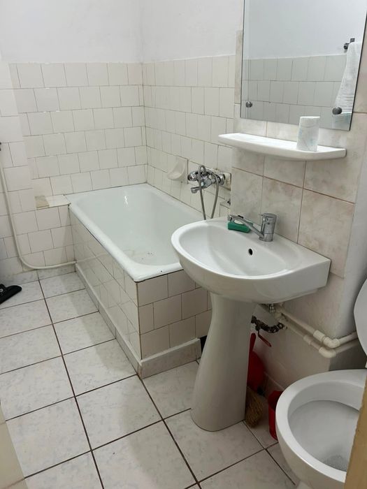 Inchiriez apartament cu 2 camere in Deva