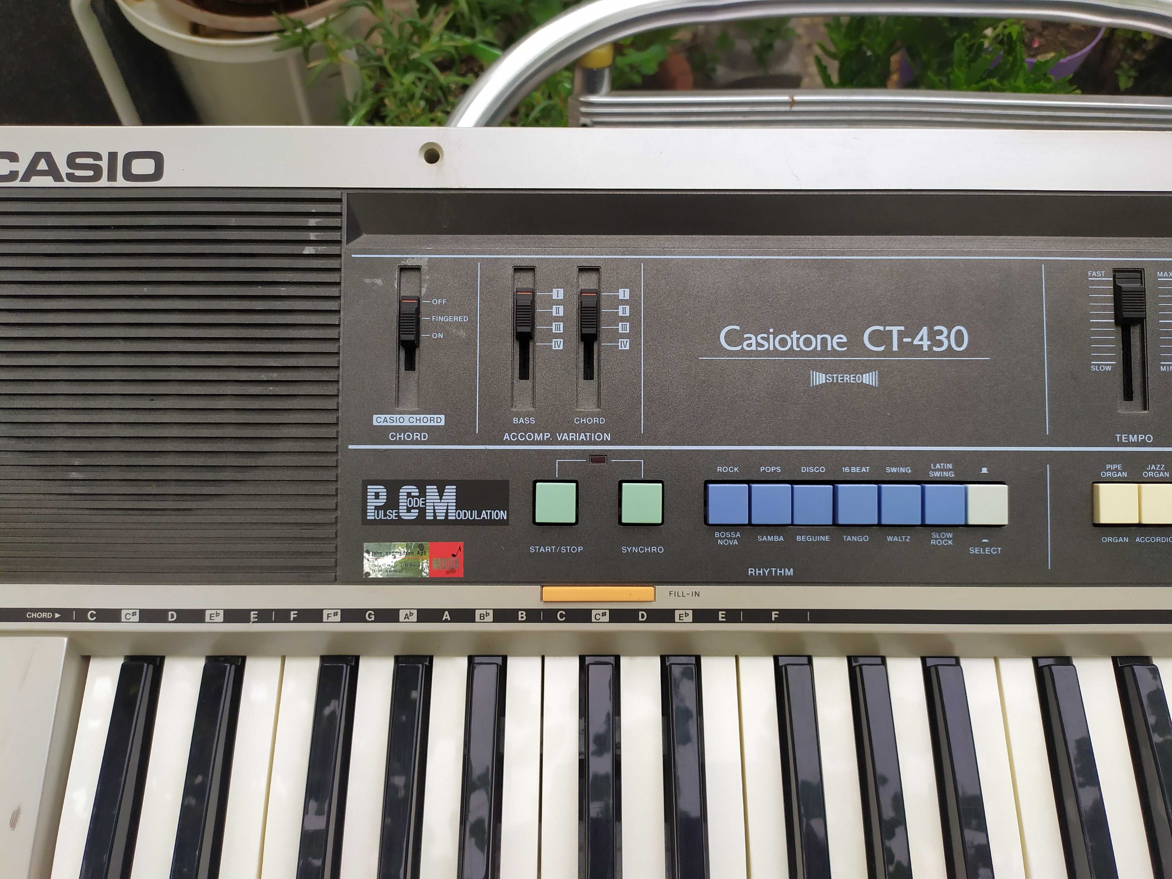 Винтидж колекционерски синтезатор CASIO