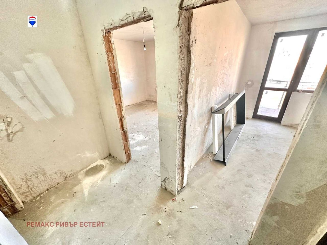 Продава се Двустаен апартамент в Русе, Дружба 3 - 71 кв.м за 1031 €/кв.м - Снимка #8