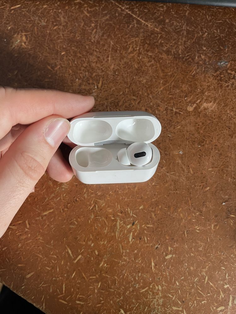 Продам AirPods Pro