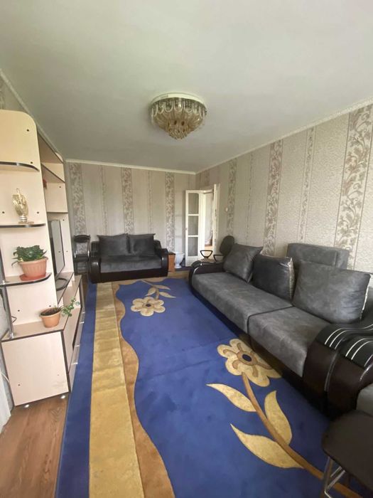 Продам 3-х комнатную квартиру в центре