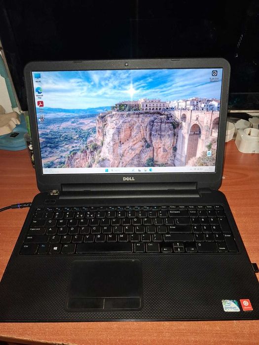 Vand Laptop Dell 3521