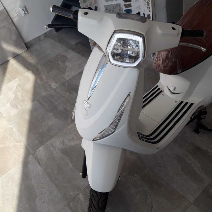 Scuter electric VOLTA VS8, 72 V, P max. 5000W, 45-70 Km/h