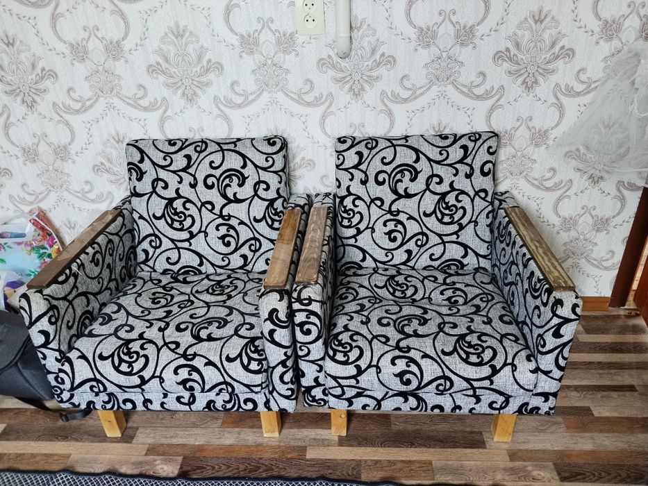 Кресло отличные 2 шт