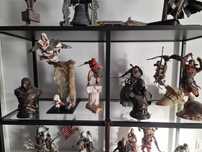Vand colectie figurine Assassin's Creed