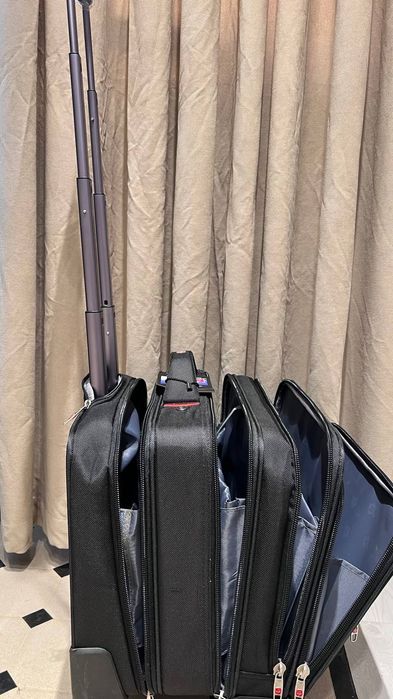 Чемодан новые на скидки  ПОСЛЕДНИЕ ТАК КАК ЗАКРЫТИЕ