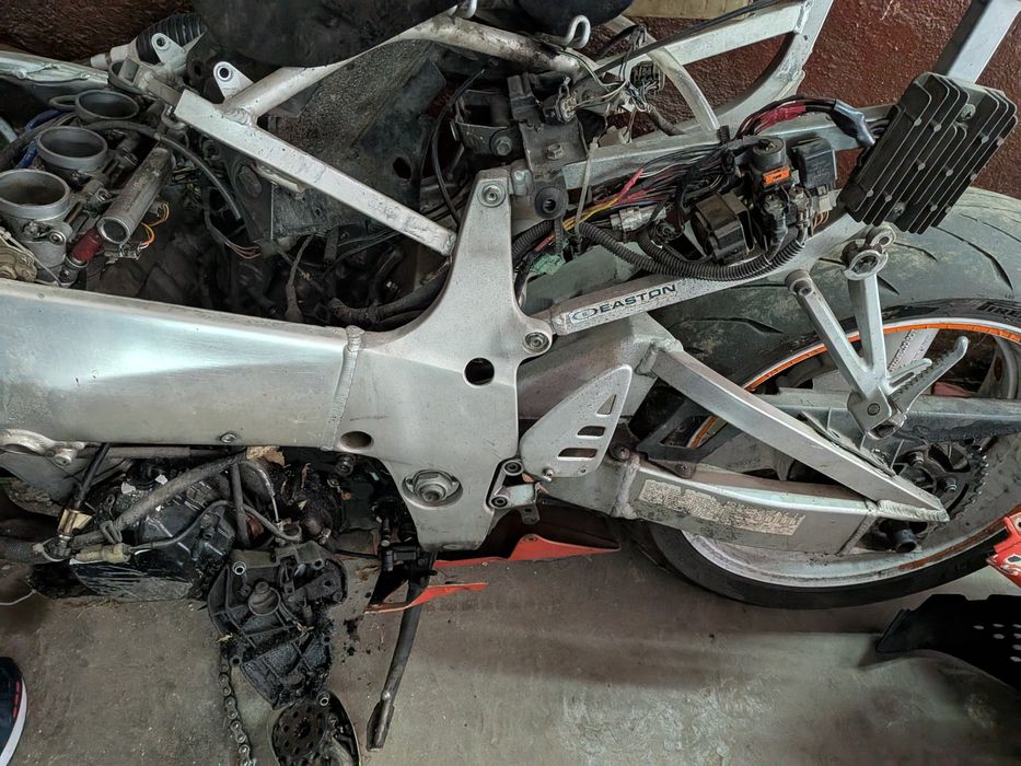 Vând Suzuki gsxr 750 srad