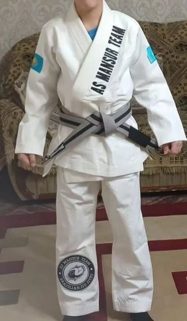 Продам новое кимоно