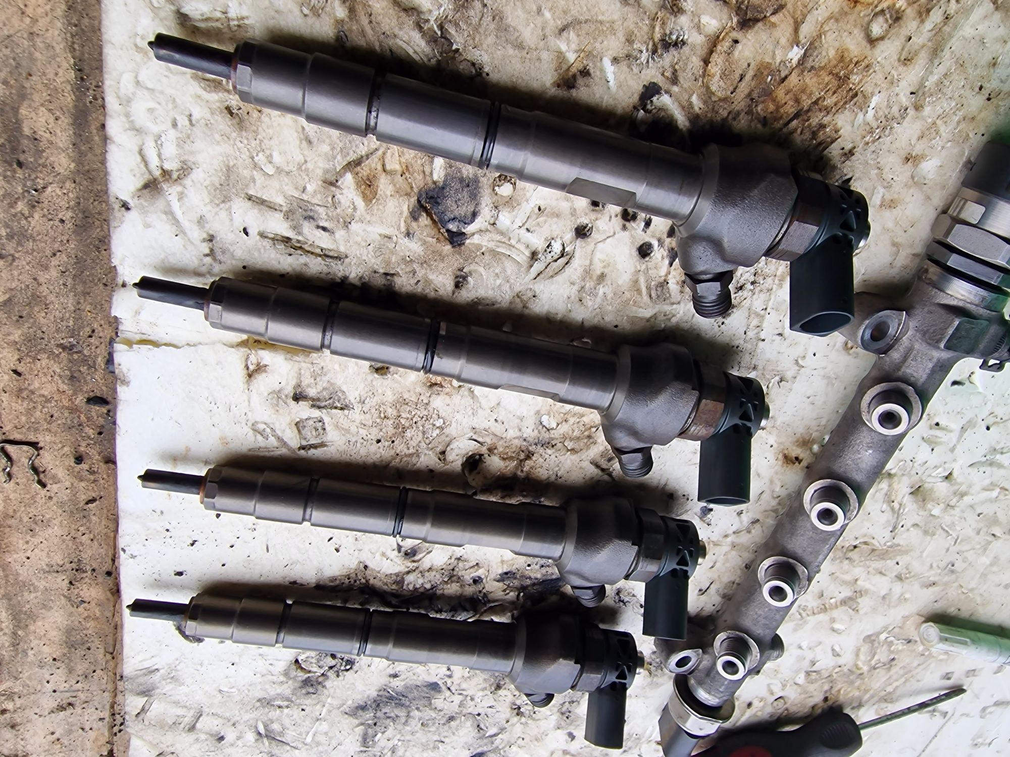 Injector injectoare rampa injectie 2.0 CKF 150CP audi a3 octavia3 leon