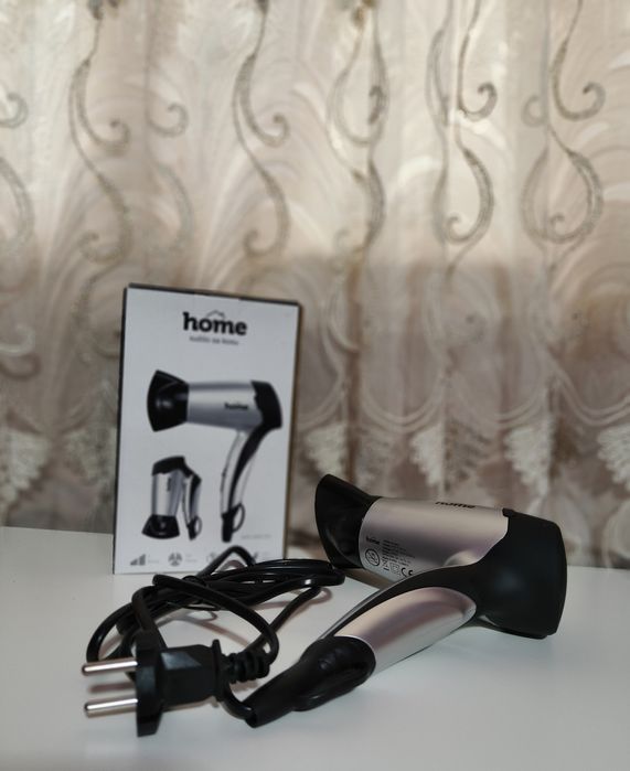 Uscător de păr pentru voiaj