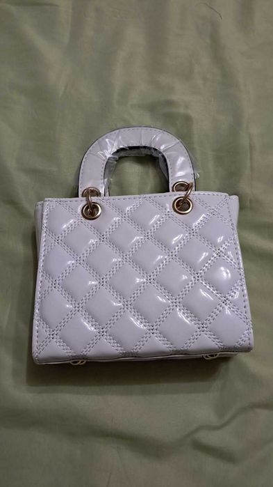 Чисто нова чантичка тип Christian Dior