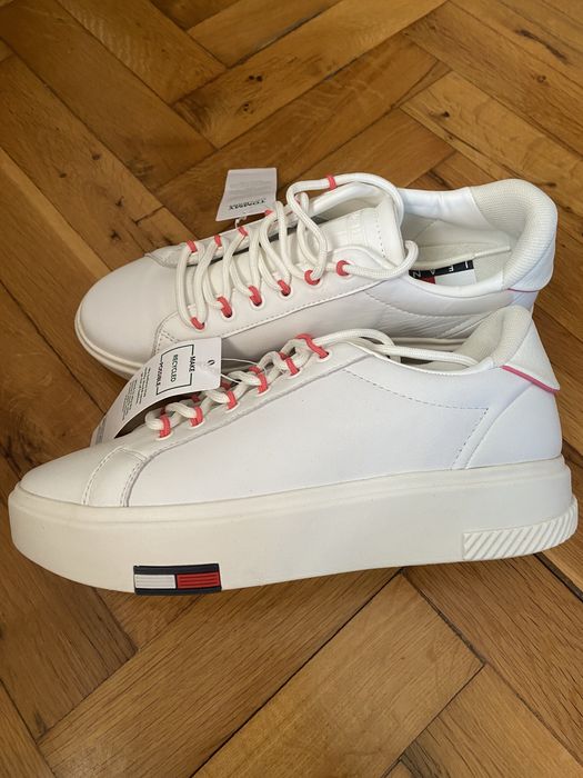 Дамски сникърси/обувки бяли Tommy Hilfiger