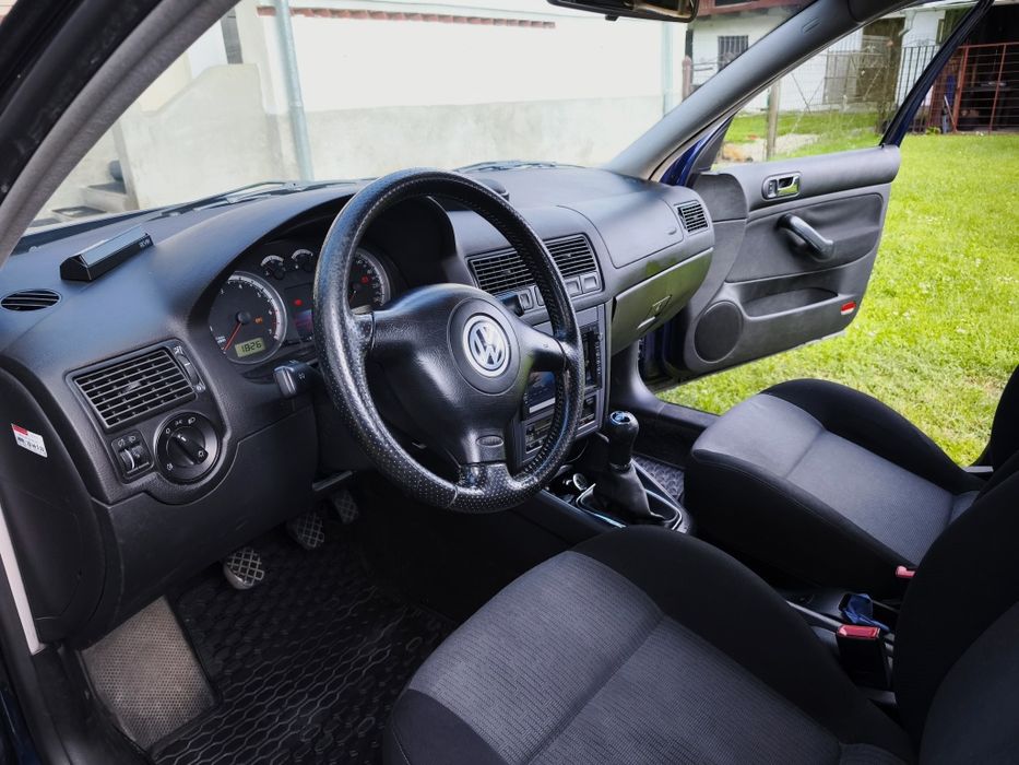 Vând autoturism Golf IV 2003 Pacific