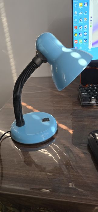 Лампа настольная, светильник