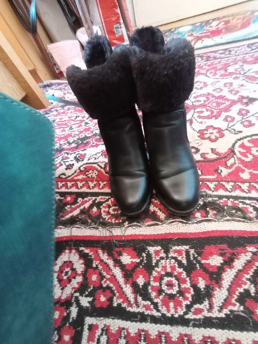 Дамски боти с ток