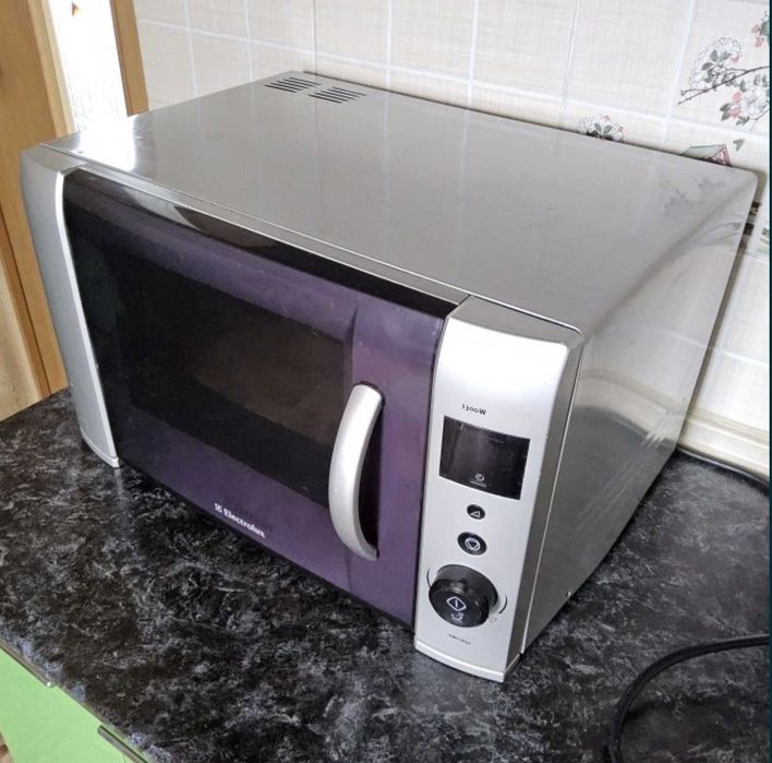Микроволновка на запчасти electrolux