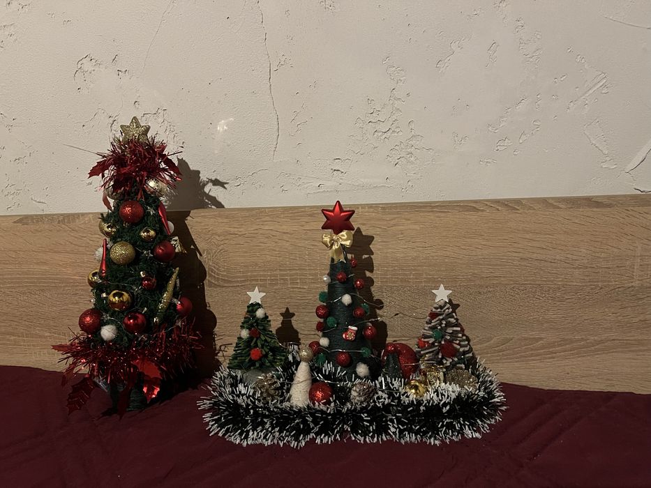 Коледни украси и аранжировки