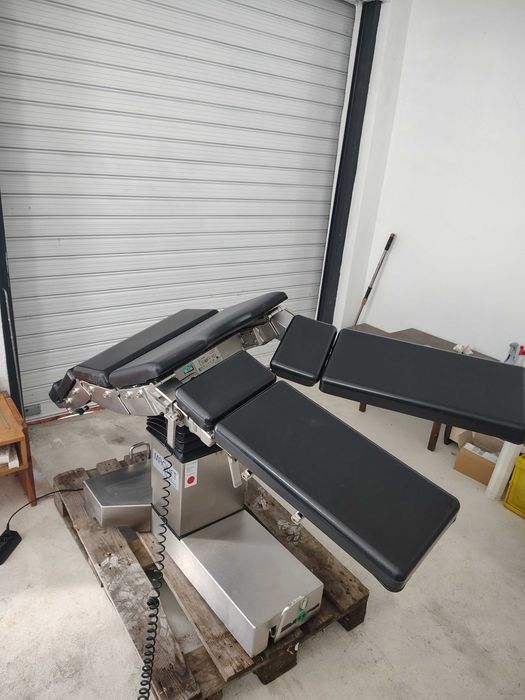 Операционна маса Maquet