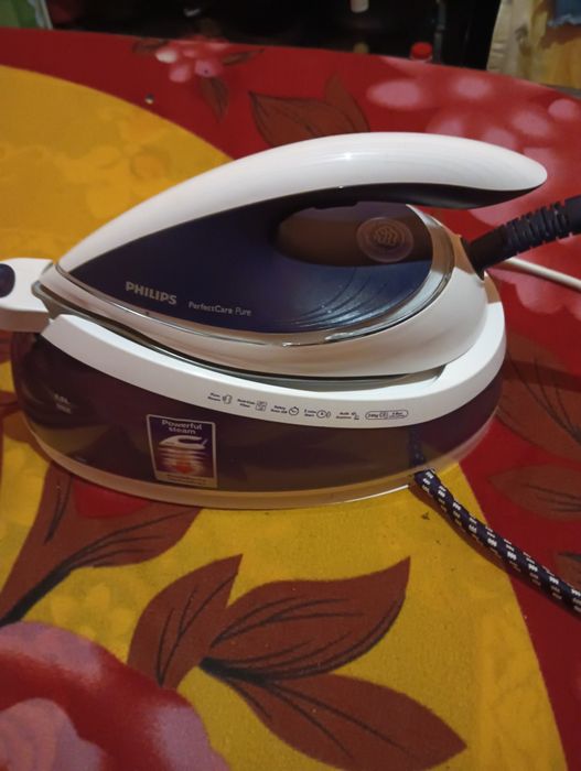 Vând statie de călcat PHILIPS