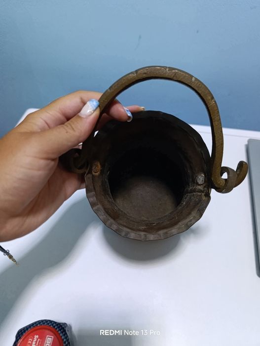 Старо менче 
С видни следи от патина по гравюрите 
Менчето е медно 
А