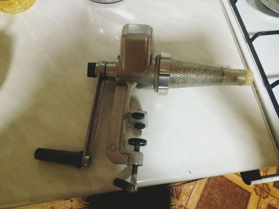 Мясорубка ручная