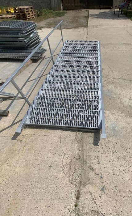 Scări metalice galvanizate la orice demisiune asiguram transport ori u